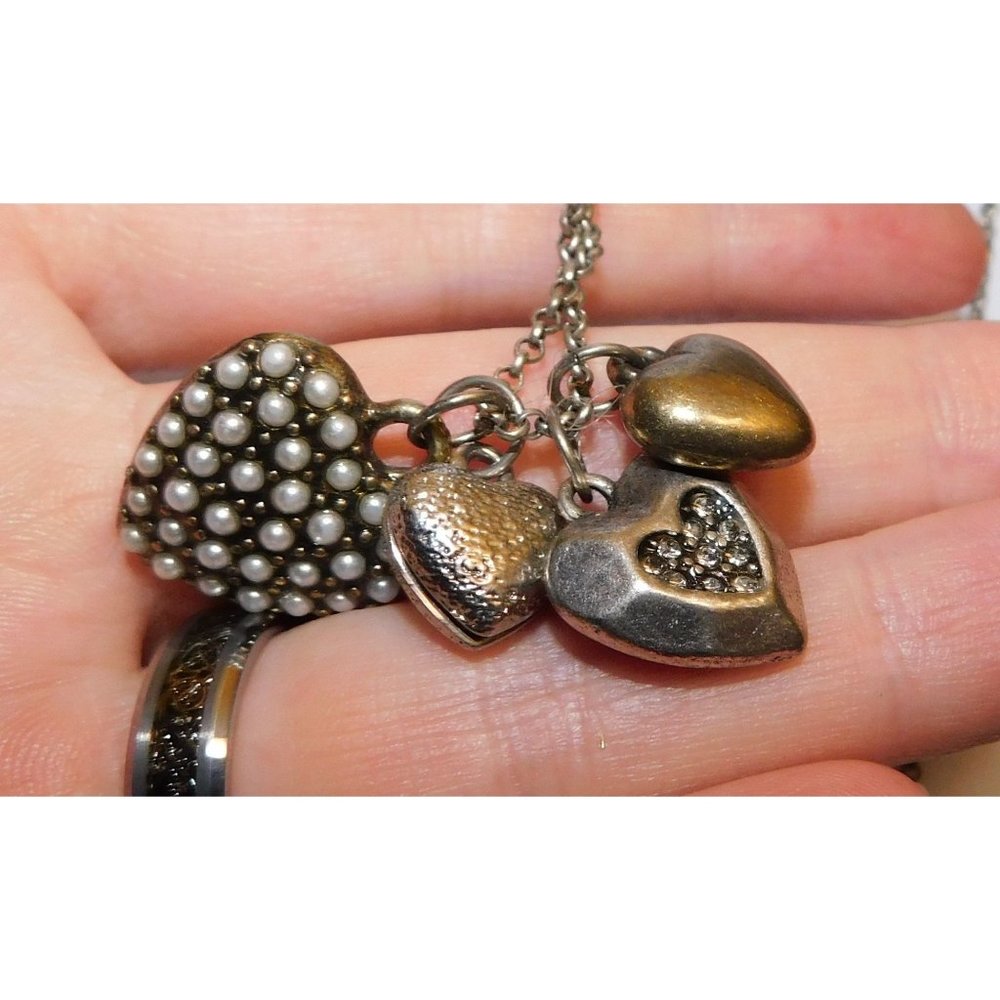 American Eagle Outfitter Heart Necklace